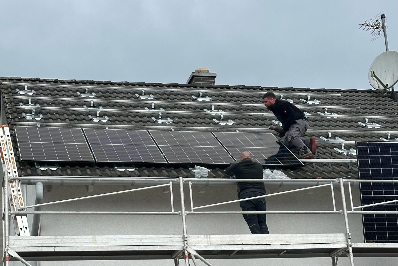 Arbeiten an der Photovoltaikanlage - FloriSolar